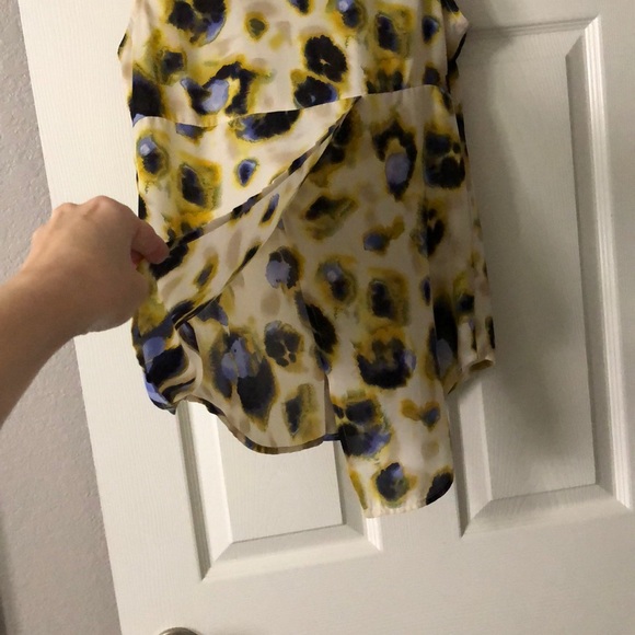 sleeveless high-low tunic length button up - Picture 4 of 6